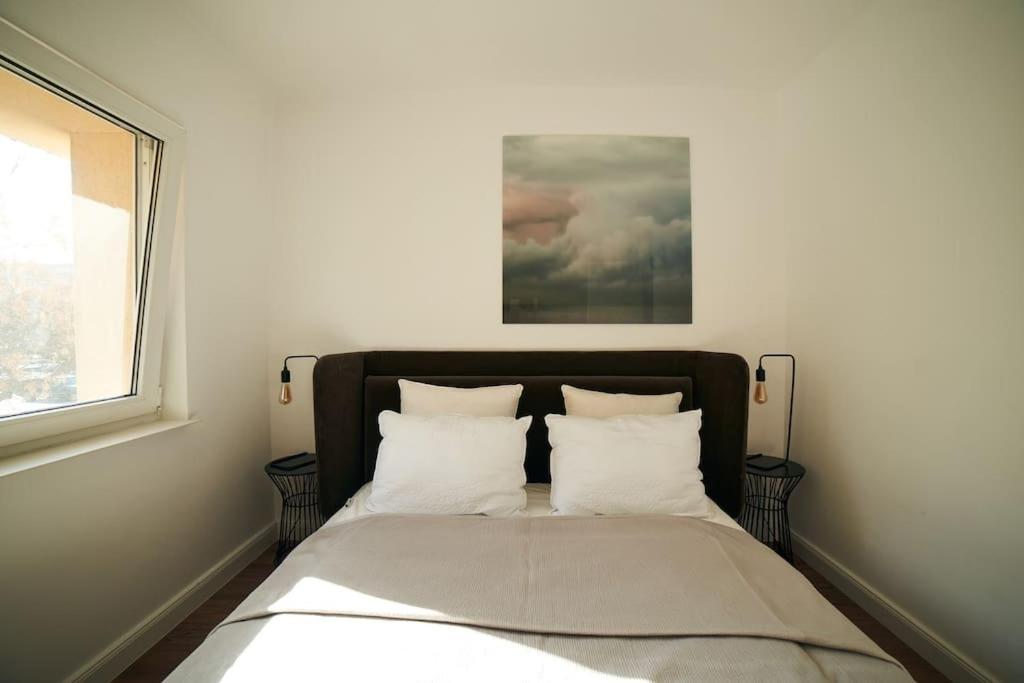 Ultracentral Two Rooms Apartment In Bukarest Kültér fotó