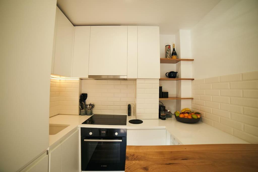 Ultracentral Two Rooms Apartment In Bukarest Kültér fotó